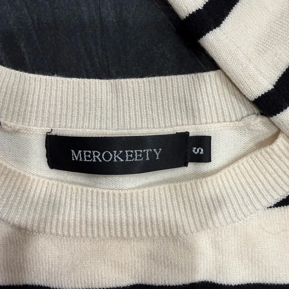 Elegant Striped Long Sleeve Top - Black & White - Picture 3 of 8